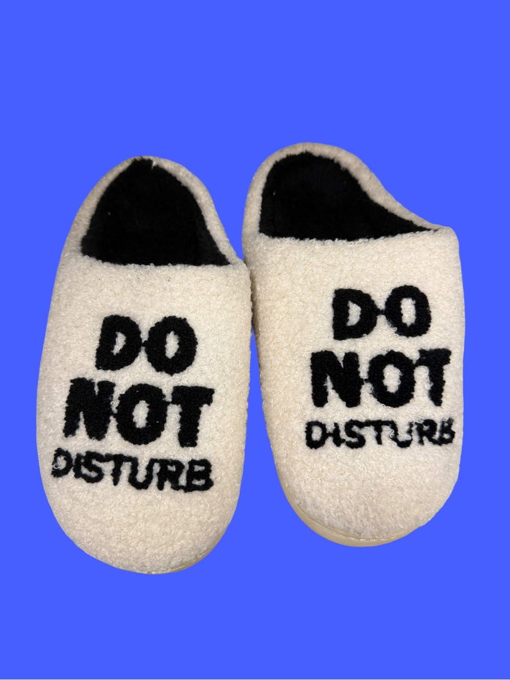 Cozy 'Do Not Disturb' Plush Slip-On Slippers - Cream/Black NWOT